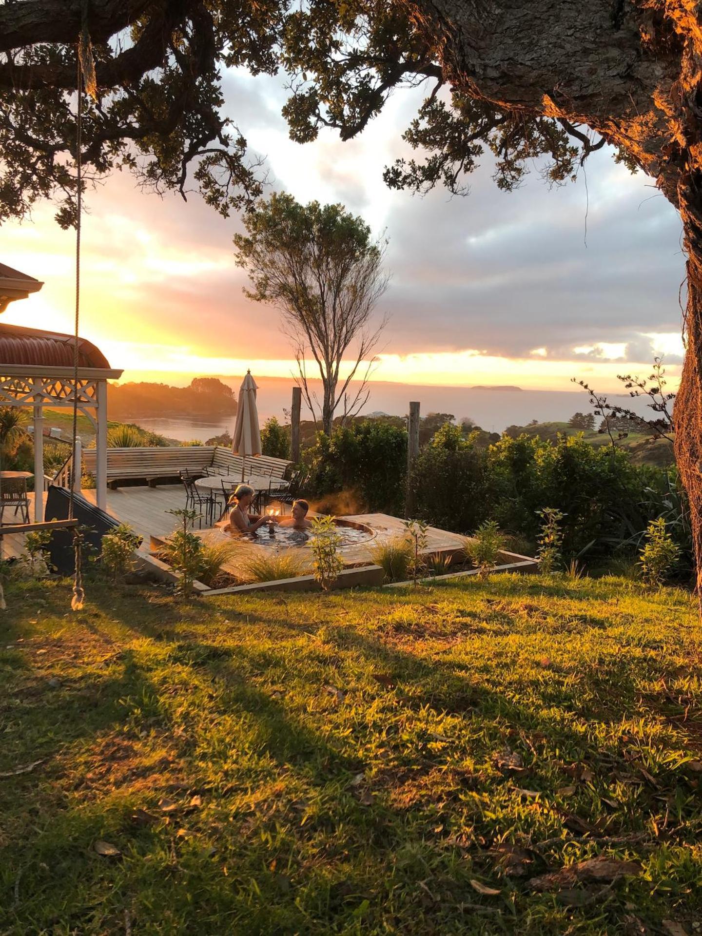 Crescent Villa - Stay Waiheke Ostend ภายนอก รูปภาพ