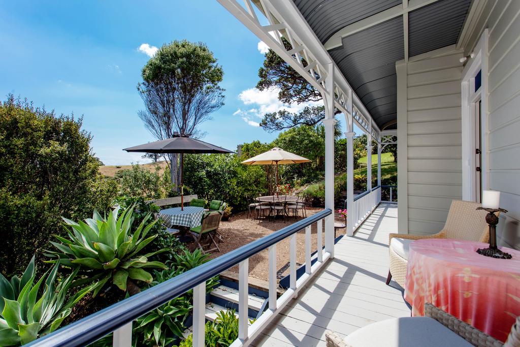 Crescent Villa - Stay Waiheke Ostend ภายนอก รูปภาพ