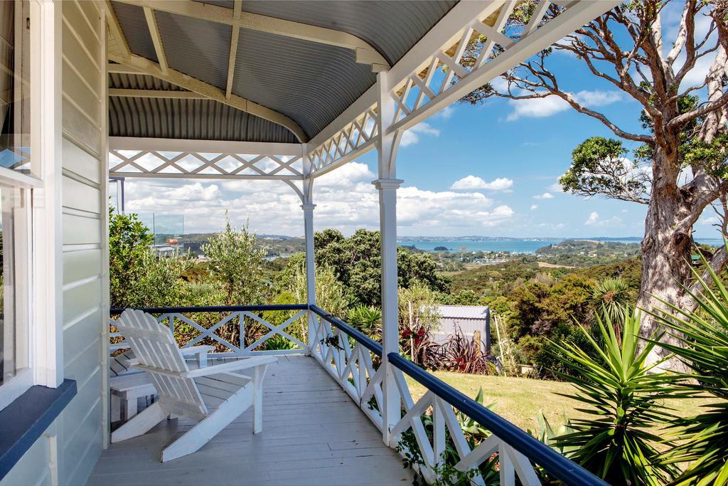 Crescent Villa - Stay Waiheke Ostend ภายนอก รูปภาพ