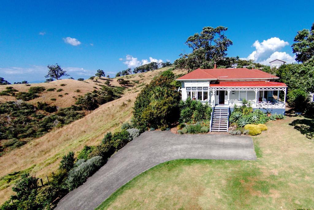 Crescent Villa - Stay Waiheke Ostend ภายนอก รูปภาพ